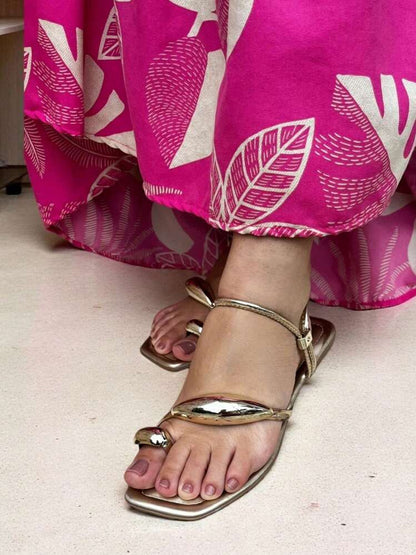 Women's Metallic Toe-Ring Flat Sandals | Golden & Black
